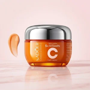 SADOER Vitamin C Face Cream jar with a moisturizing orange cream swatch.